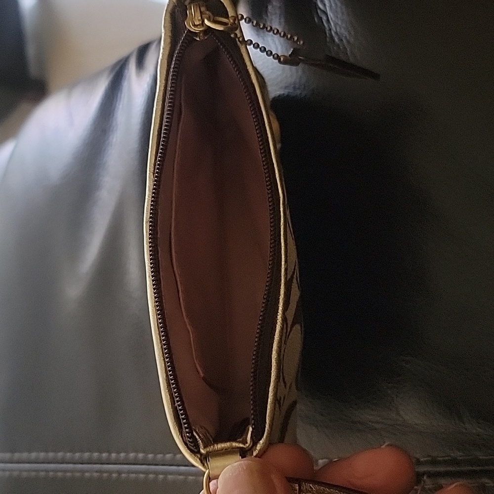 COACH - Picture 4 of 4